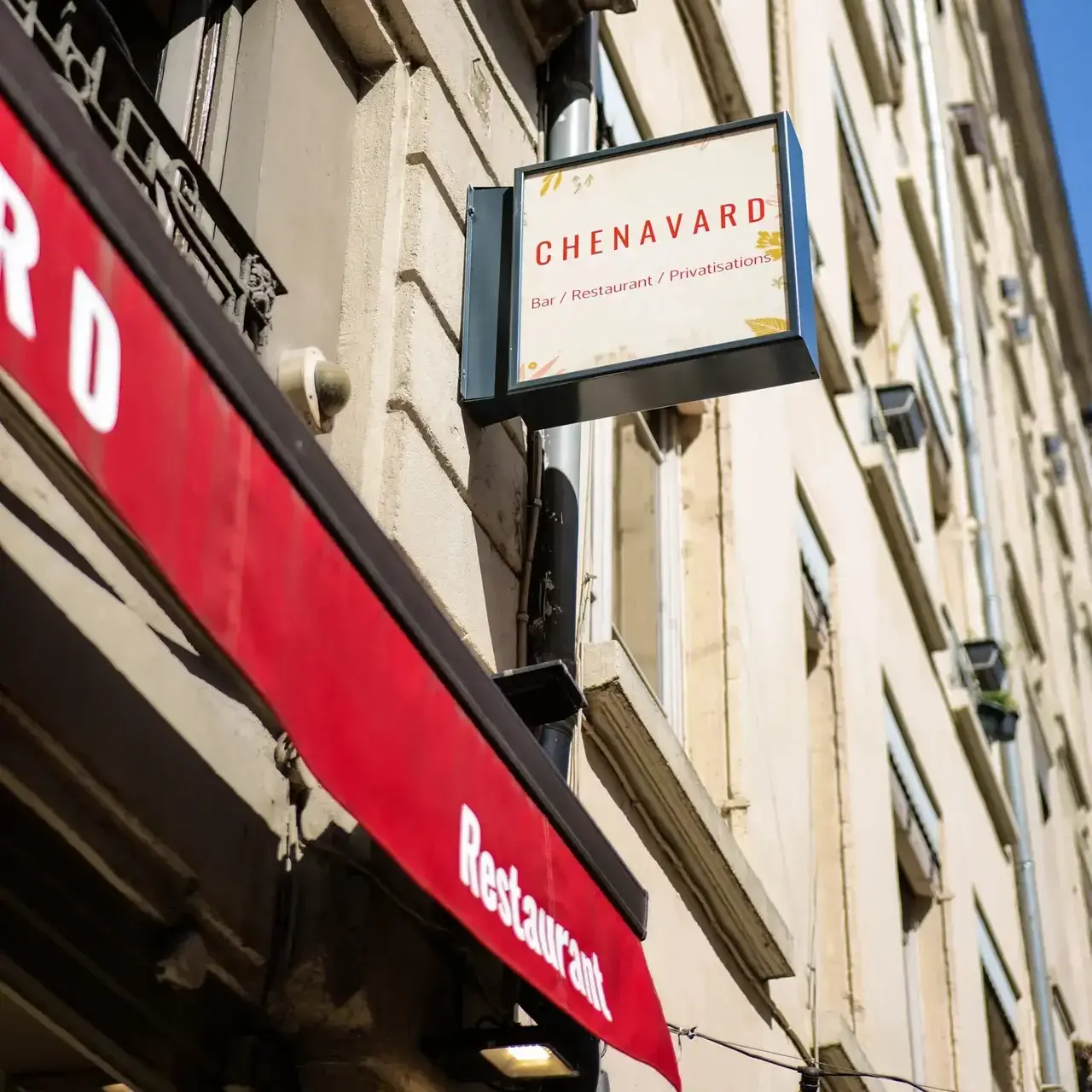 bar privatisable réserve un bar. privatiser une salle lyon, salle de restaurant, salon, baby-foot, bière.